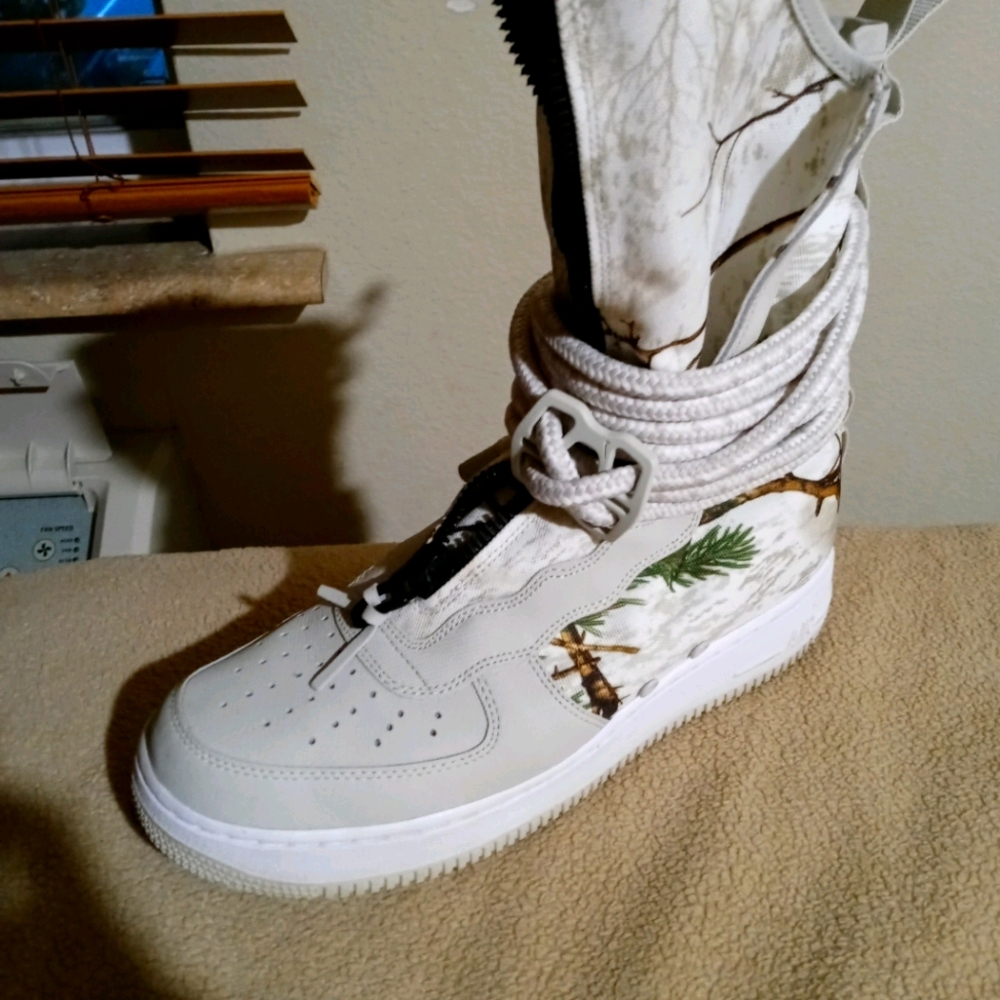 Nike Airforce Ones Realtree Design. Sz 10
